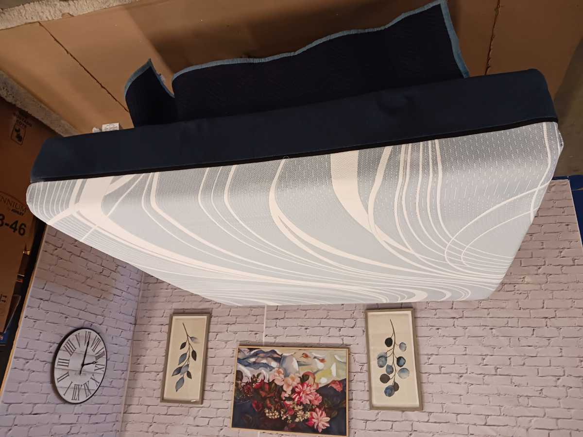 Tempur-Pedic LuxeAlign Soft 13 Inch Mattress - King - Gallery Image 8